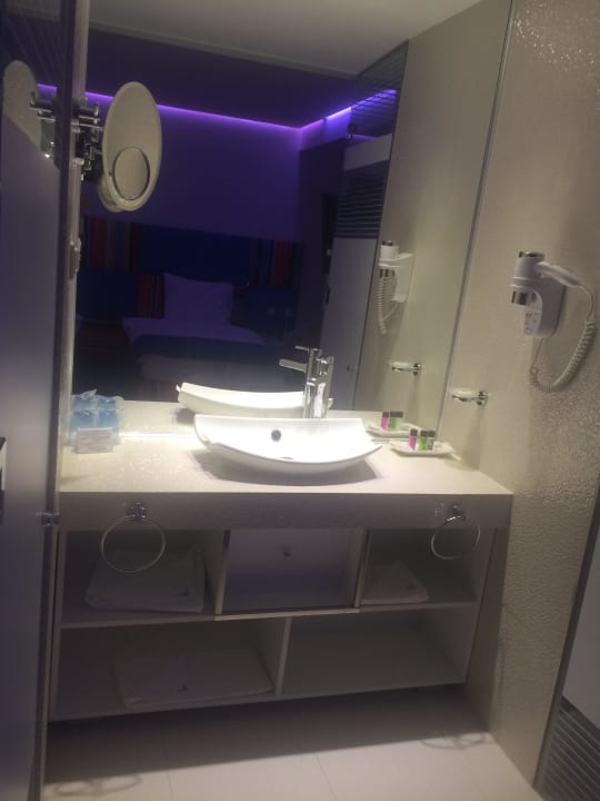 Bad Hotel Marshal Garden