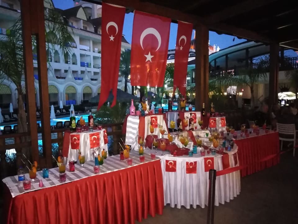 Gastro Well Palace Side