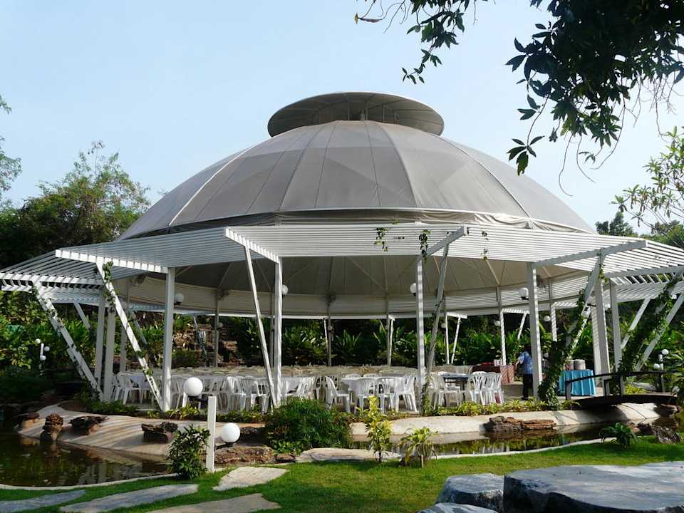 Pavillon im Garten Hotel R.S.