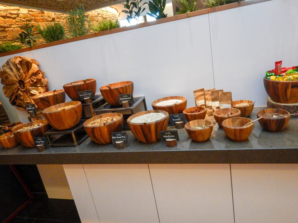 Frühstücksbuffet im Johann Grill Kempinski Hotel Berchtesgaden