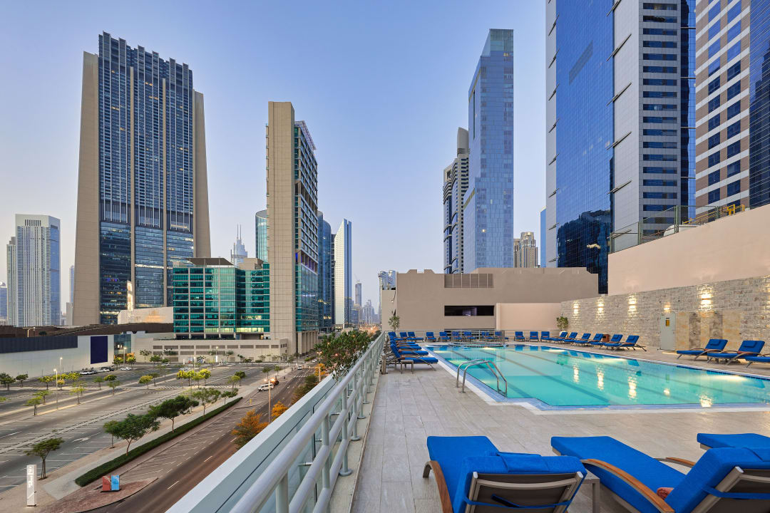 Pool Rose Rayhaan by Rotana