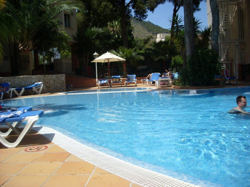 Pool und im Hintergrund das Kinderbecken Valentin Somni Hotel & Suites