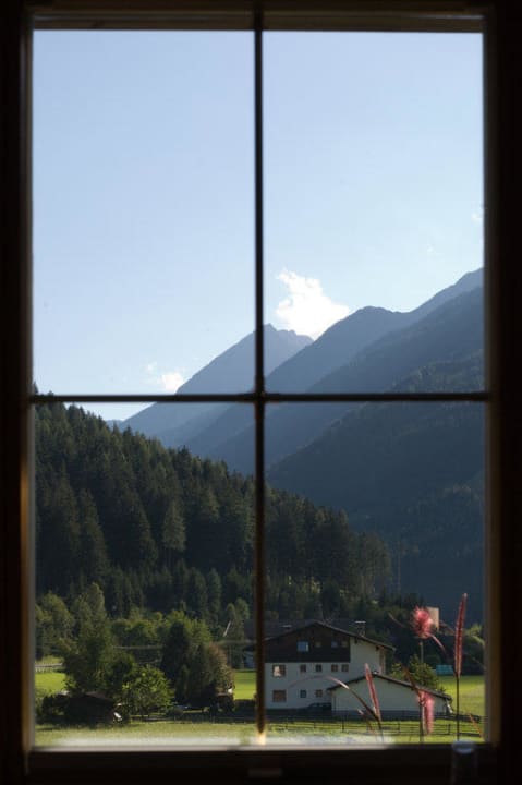 Ausblick aus dem Badezimmer Hotel Brunnenhof