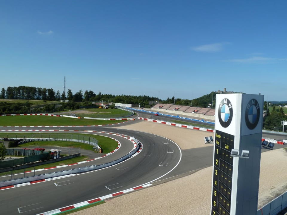 Ausblick vom Balkon Hotel Dorint Am Nürburgring Hocheifel