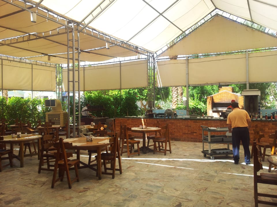 Der Vogelkäfig (Restaurant außen) Ghazala Beach
