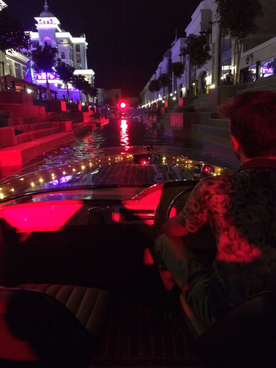 Bootstour durch die Anlage The Land of Legends Kingdom Hotel