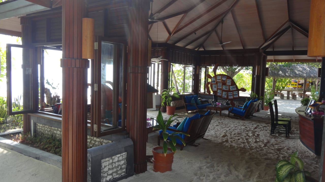Hier befindet sich die Rezeption Komandoo Island Resort & Spa - Adults only