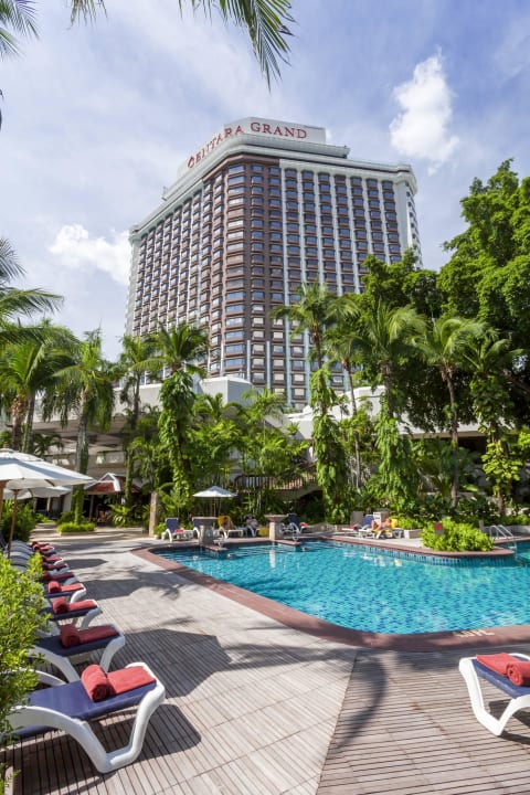 Resort Swimming Pool Centara Grand at Central Plaza Ladprao Bangkok