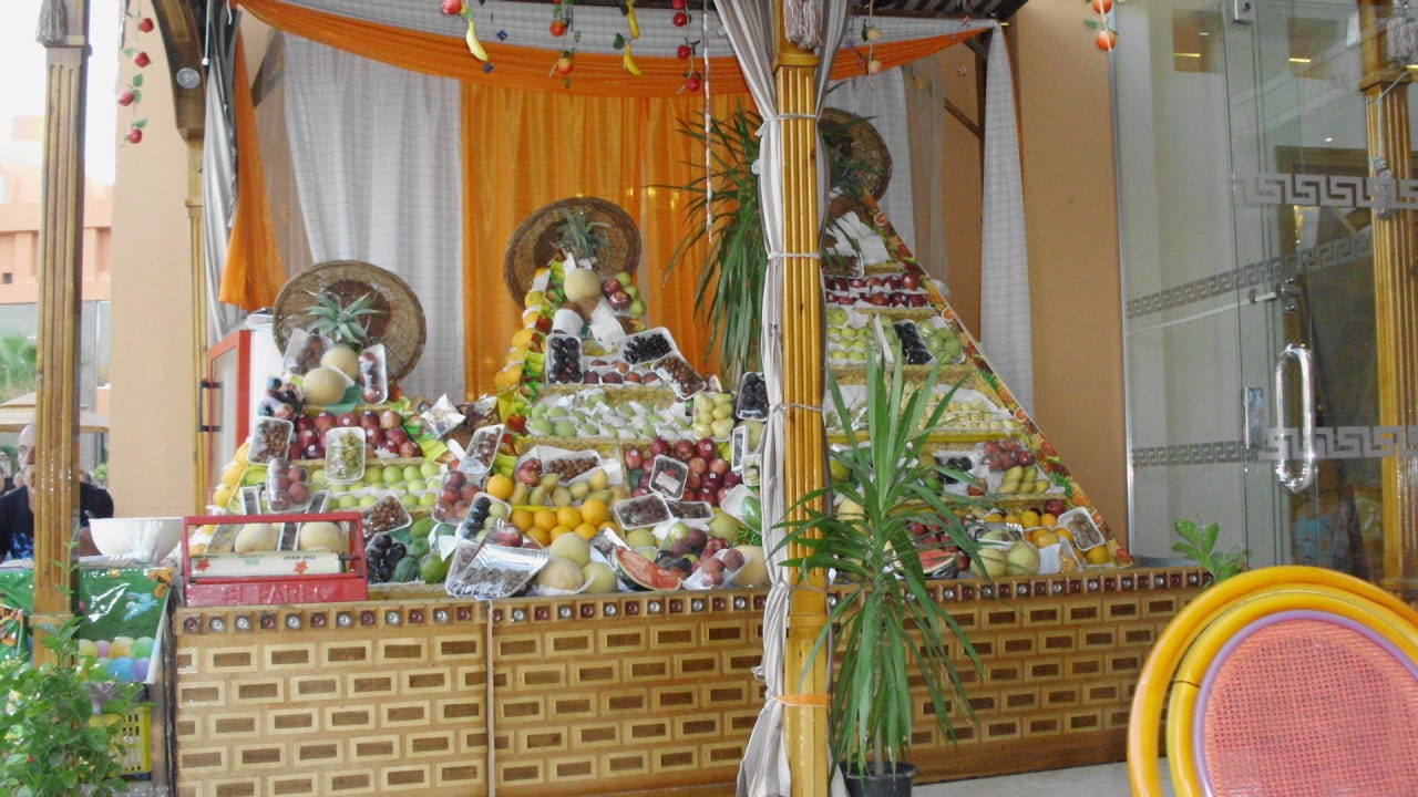 Jeden Tag frisches Obst vom Händler Titanic Beach Spa & Aqua Park