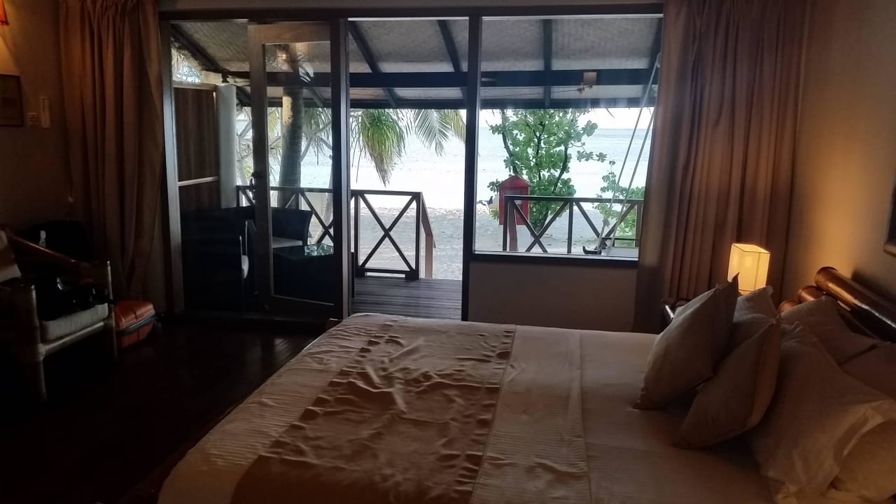 10 Meter zum  Strand  Angaga Island Resort