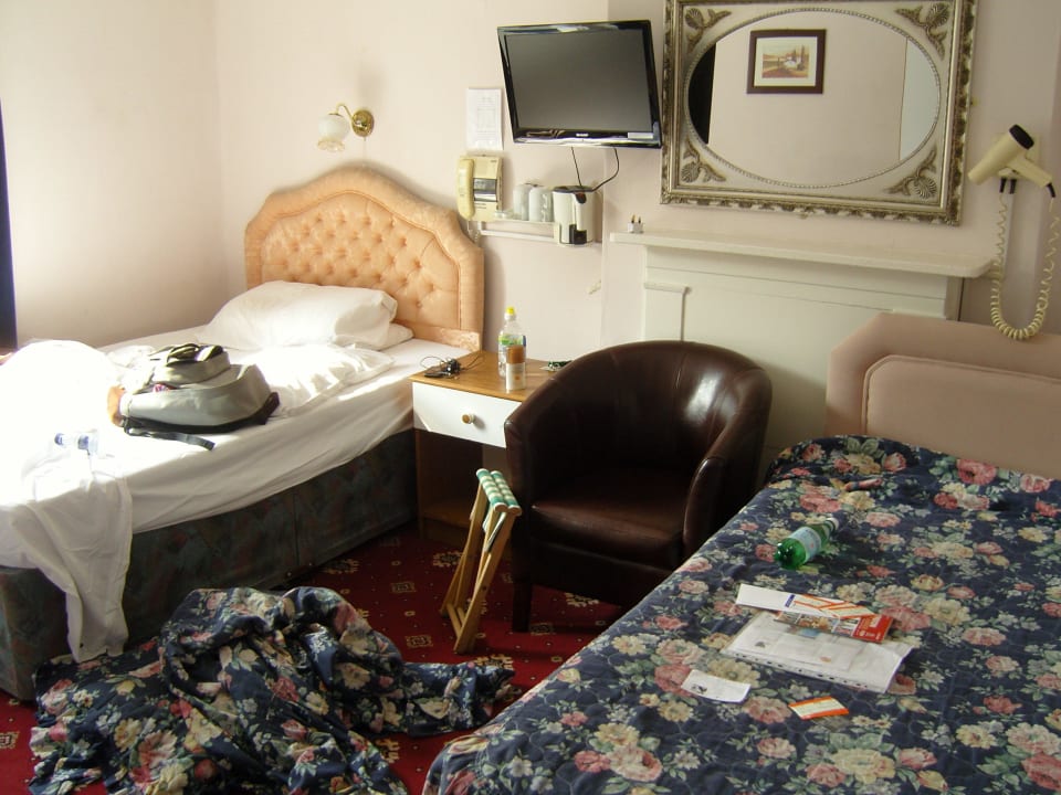 Abenteuerliche Elektro-Installationen Hotel Albro House