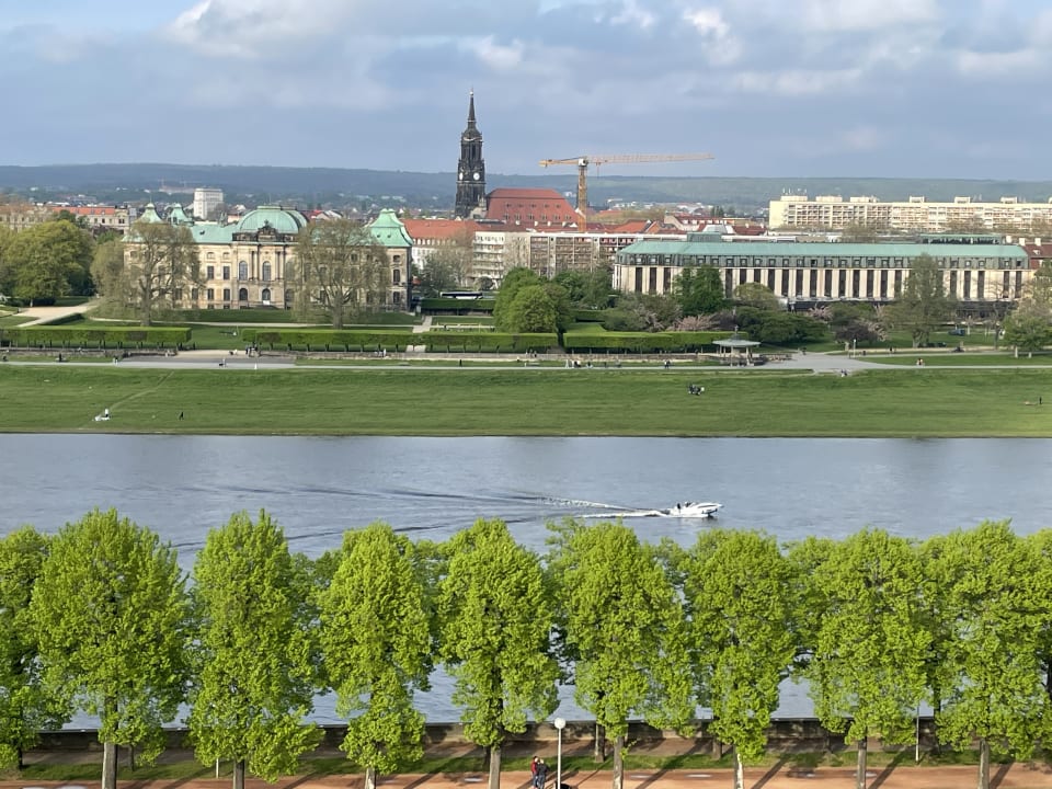 Außenansicht Maritim Hotel Dresden