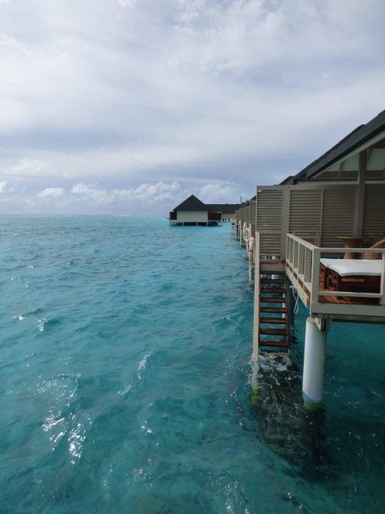 Blick Terrasse zum Wellnesshaus Summer Island Maldives