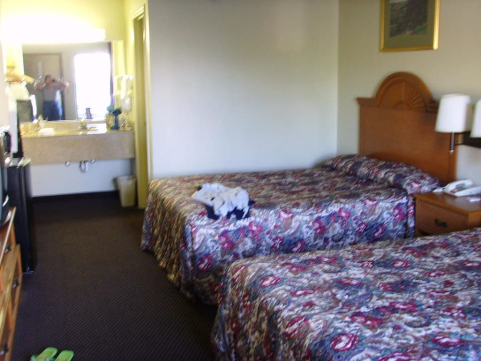 Unser Zimmer Econo Lodge And Suites