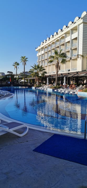 Pool Mary Hotel Side