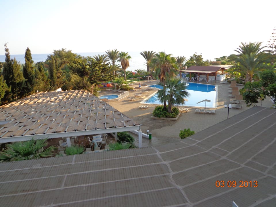 Pohled z pokoje Crystal Springs Beach Hotel