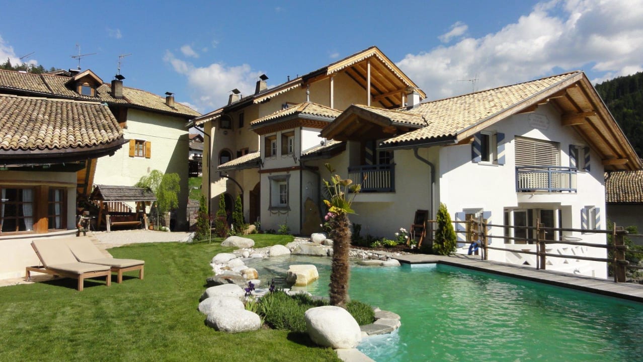 Pool, Liegewiese Naturoase Stegerhof