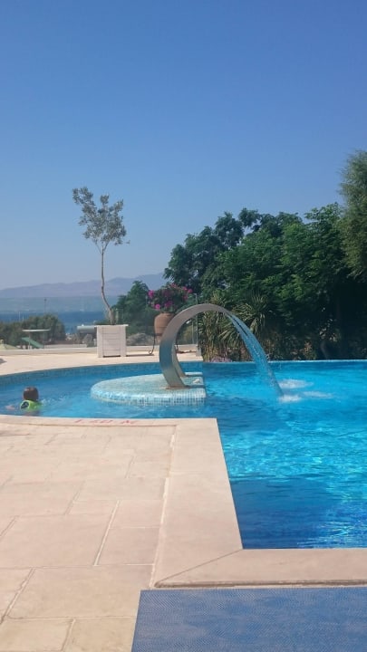 Basen relaksacyjny Bellazure Hotel