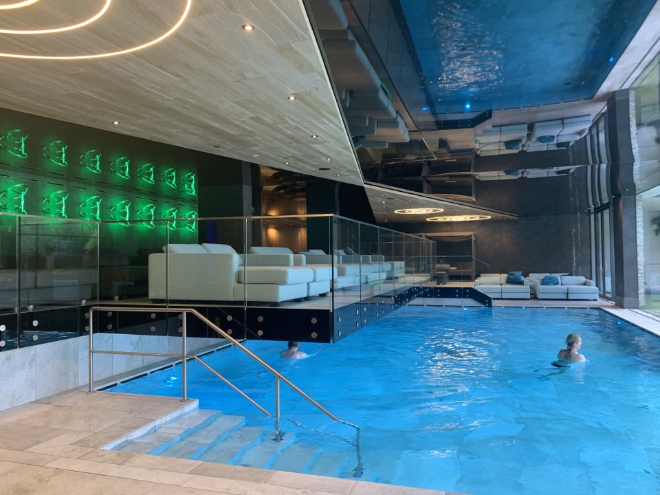 Pool STROBLHOF Active Family SPA Resort