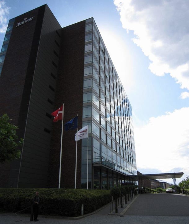 Entrance Copenhagen Marriott Hotel