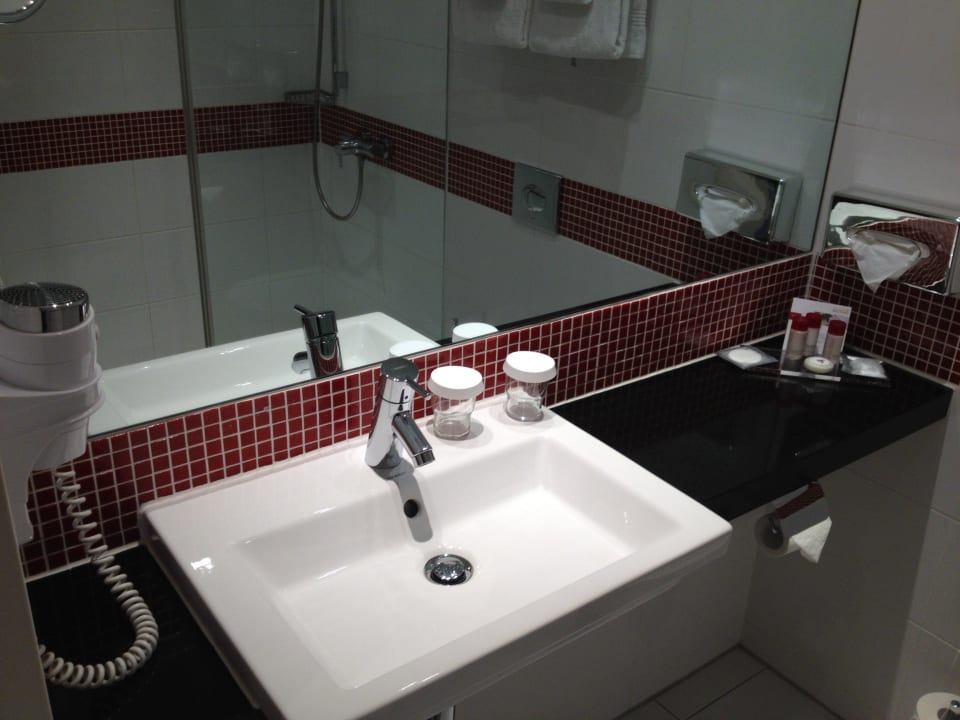 Badezimmer Holiday Inn München - Leuchtenbergring