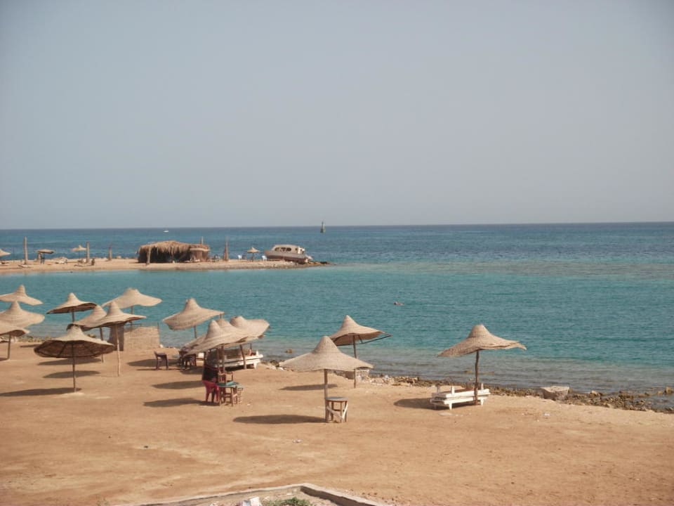 Widok na plażę obok hotelu Sunny Days Palma De Mirette Resort & Spa