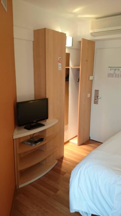 Blick zum Eingang Hotel Ibis Frankfurt Centrum