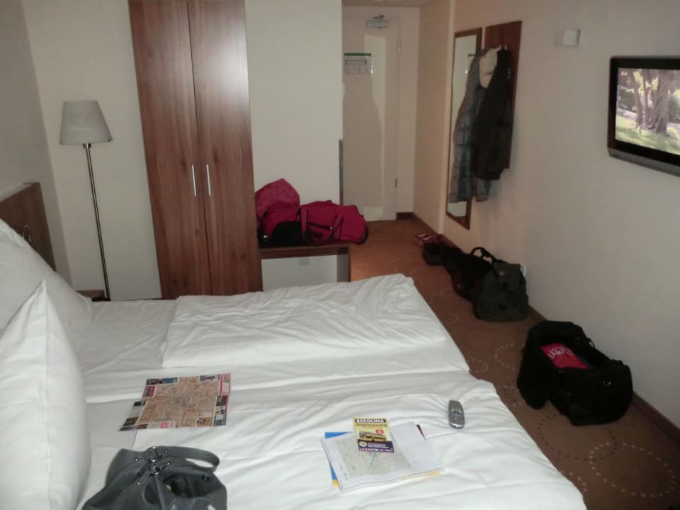   Kostenloser Safe im Schrank B&B Hotel Berlin City-Ost