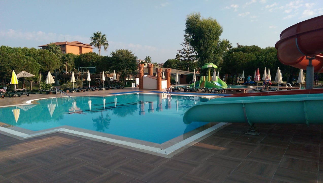 18 Club Turtas Beach Hotel