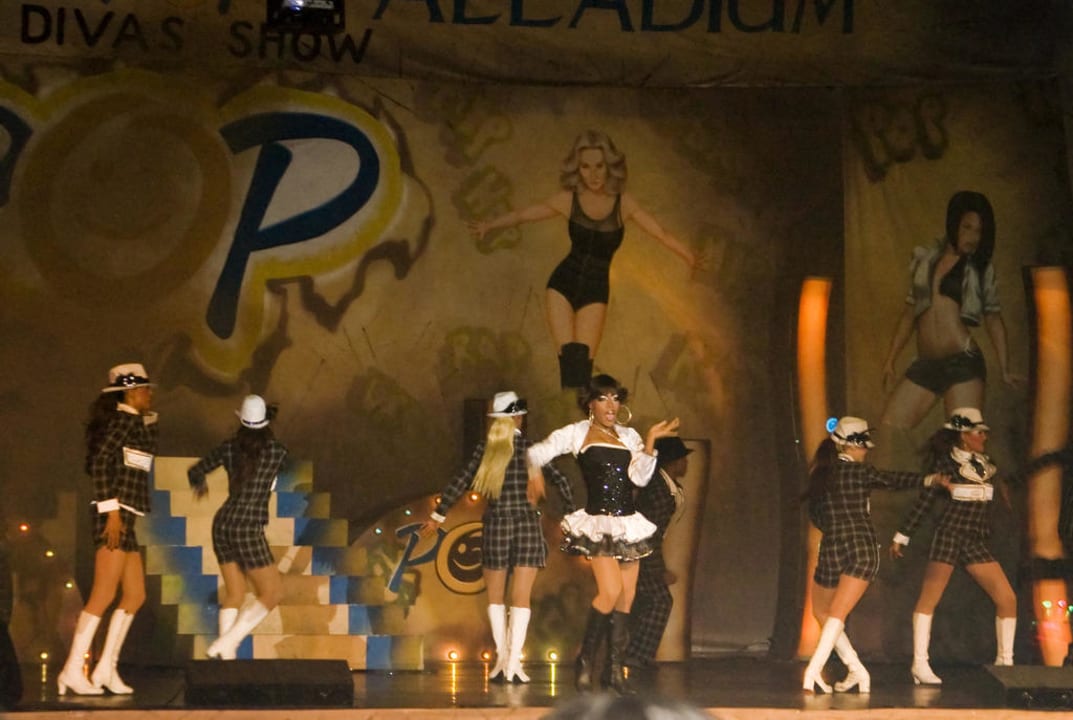 Theater Hotel Grand Palladium Palace Resort, Spa & Casino