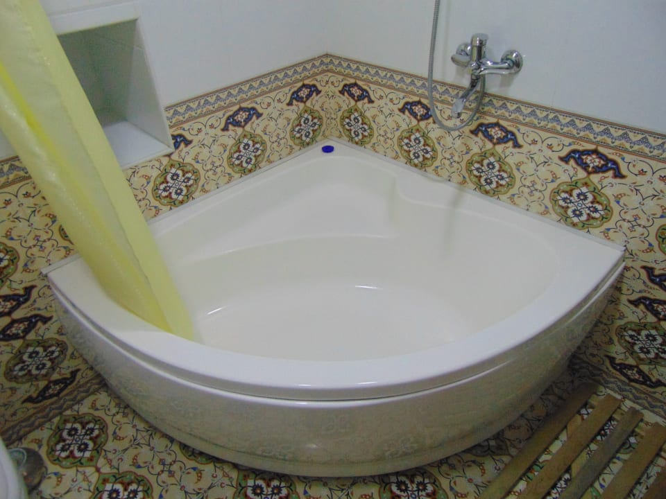 Zimmer Madrasah Polvon-Qori Boutique