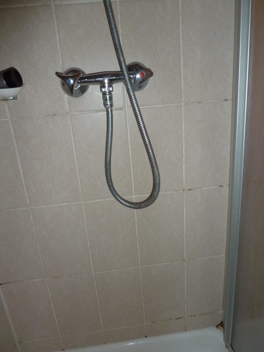 Alles alt und schimmelig und sehr klein Hotel Unterwirt