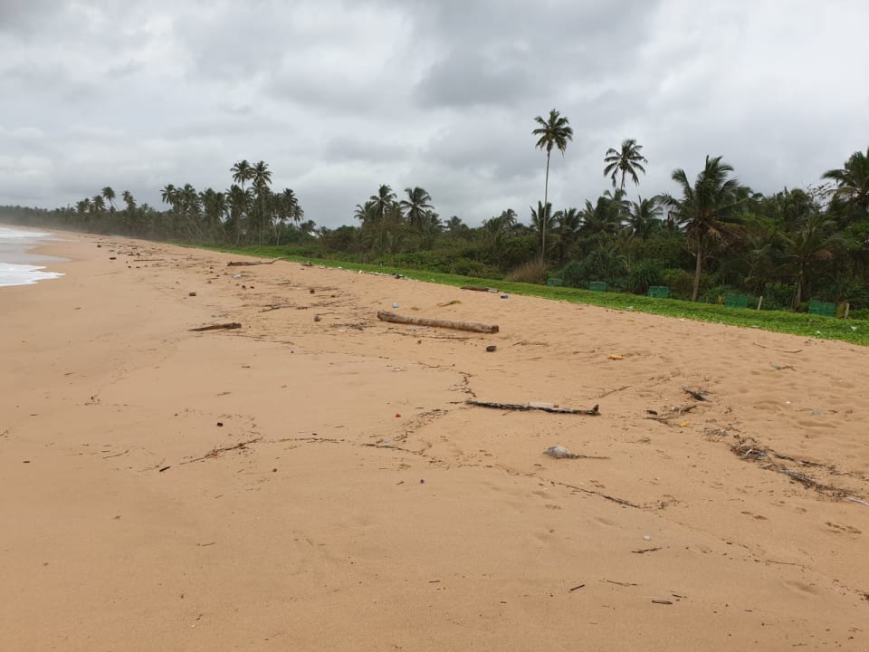 Strand Shinagawa Beach