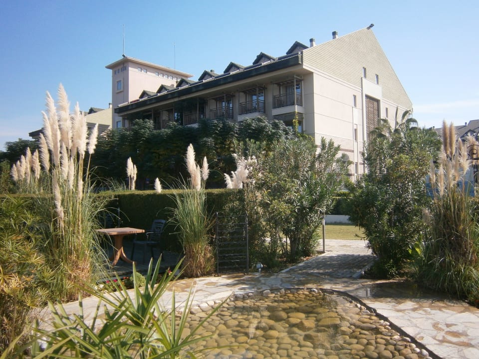 Schöner Gartenbereich Can Garden Resort