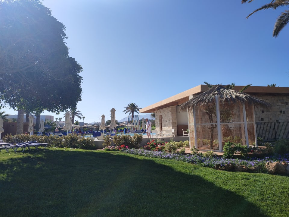 Gartenanlage Anissa Beach & Village