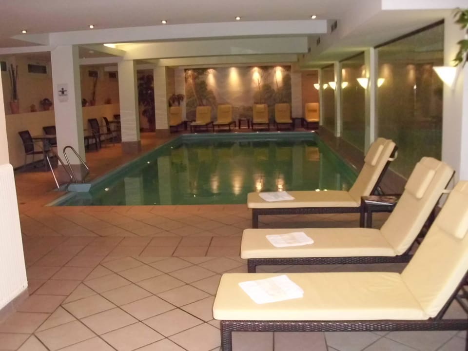 Das schöne große Hallenbad Hotel Alte Post