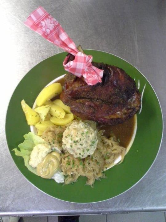 Tiroler Scheinshaxe  Kaltenbacher Skihütte