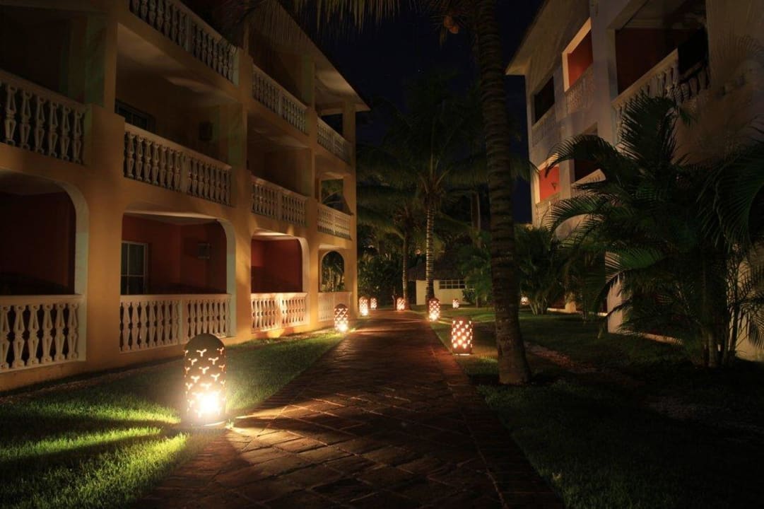 Typischer Weg in der Anlage Marien Puerto Plata