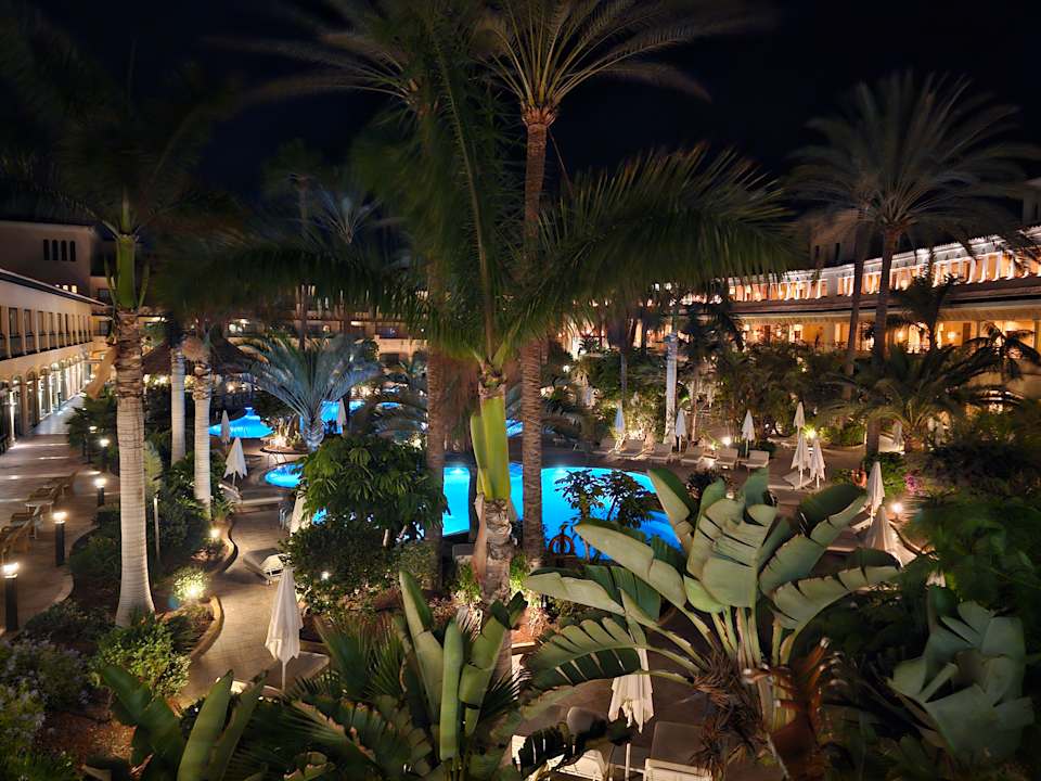 Pool Secrets Bahia Real Resort & SPA