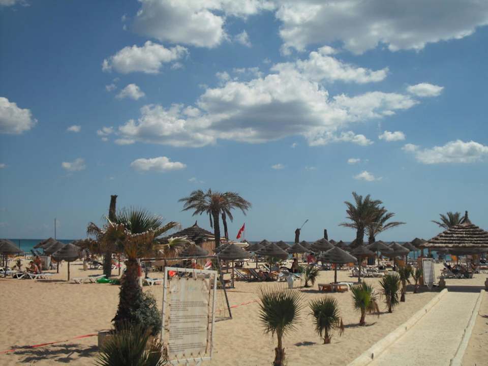 Weg zum Strand Hotel Paradis Palace