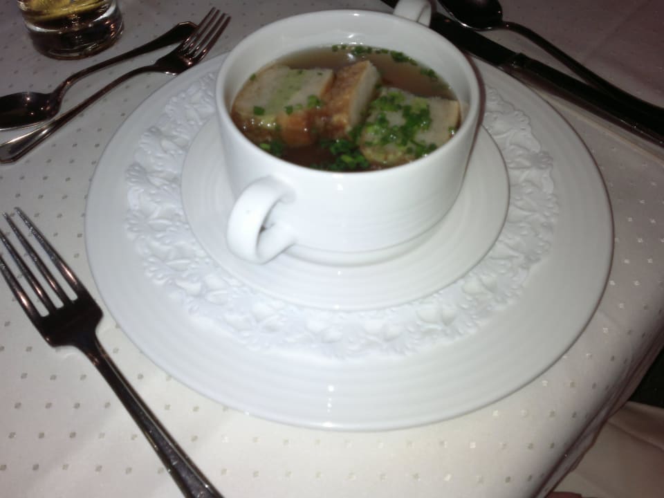 Rinderkraftsuppe mit Lauchpofesen Platzlhof - Mein Hotel im Zillertal