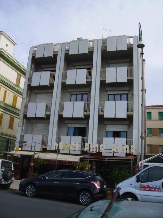 Hotel Eingang Hotel Ping Pong