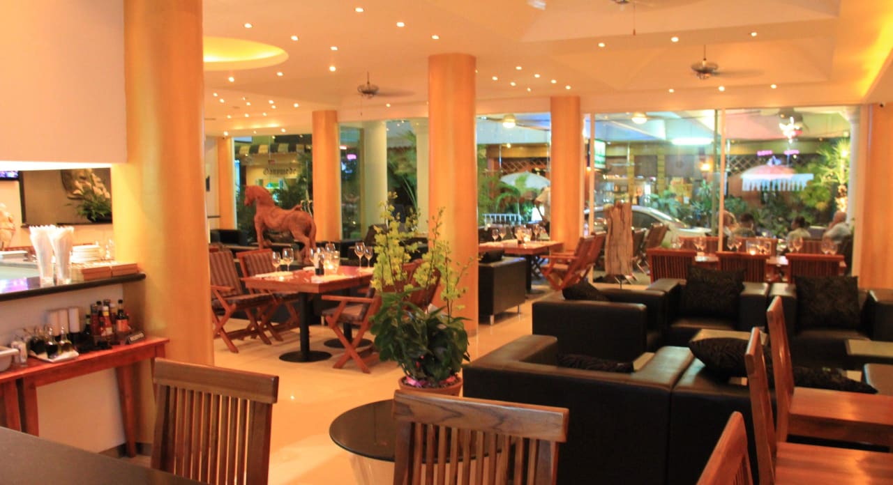 Hotel restaurant east tapas lounge East Suites