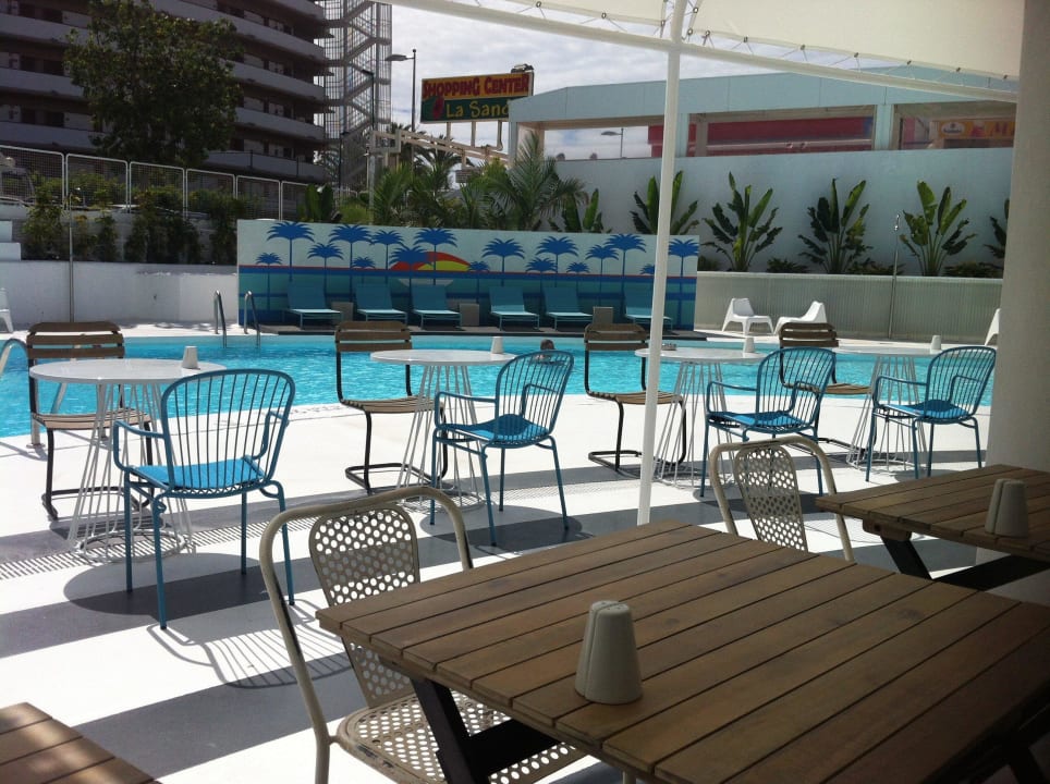 Poolanlage von Frühstück aus Hotel Gold by Marina