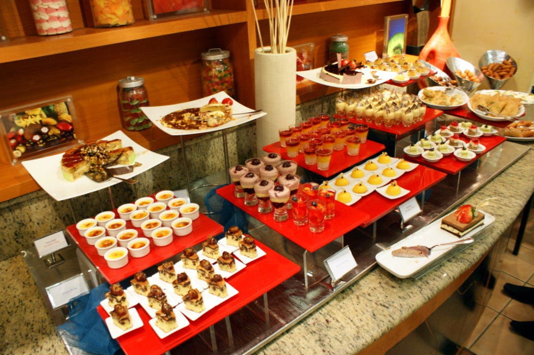 Die Süßspeisen Le Meridien Mina Seyahi Beach Resort & Waterpark