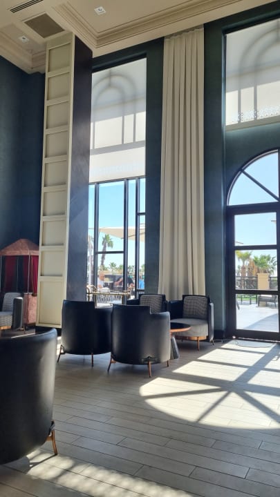 Lobby Serenity Queen Hotel