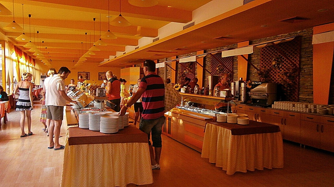 Großzügiges Restaurant Nessebar Beach Hotel