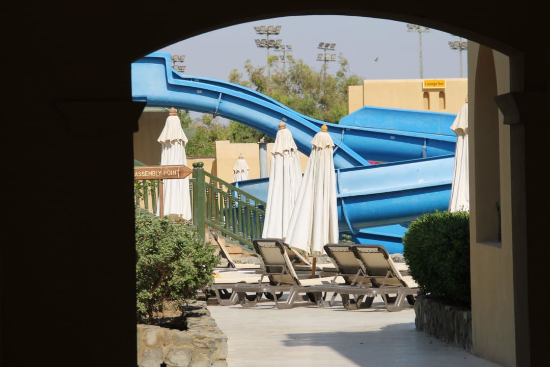 Erster Blick wenn wir Zimmer verlassen. Three Corners Rihana Resort Deluxe