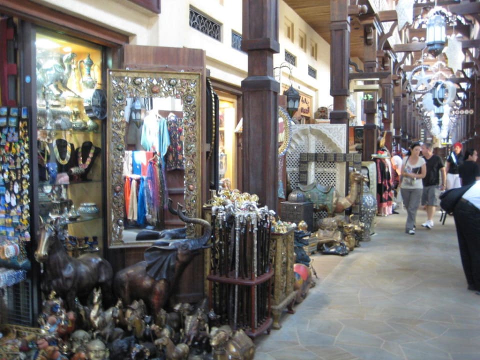 Kleiner Ausschnitt auf den Hoteleigenen Markt Jumeirah Mina Al Salam