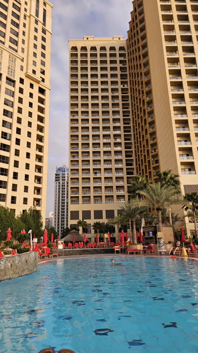 Pool Amwaj Rotana Jumeirah Beach Residence